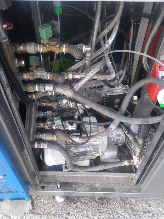 Spalatorie auto 2 posturi selfservice