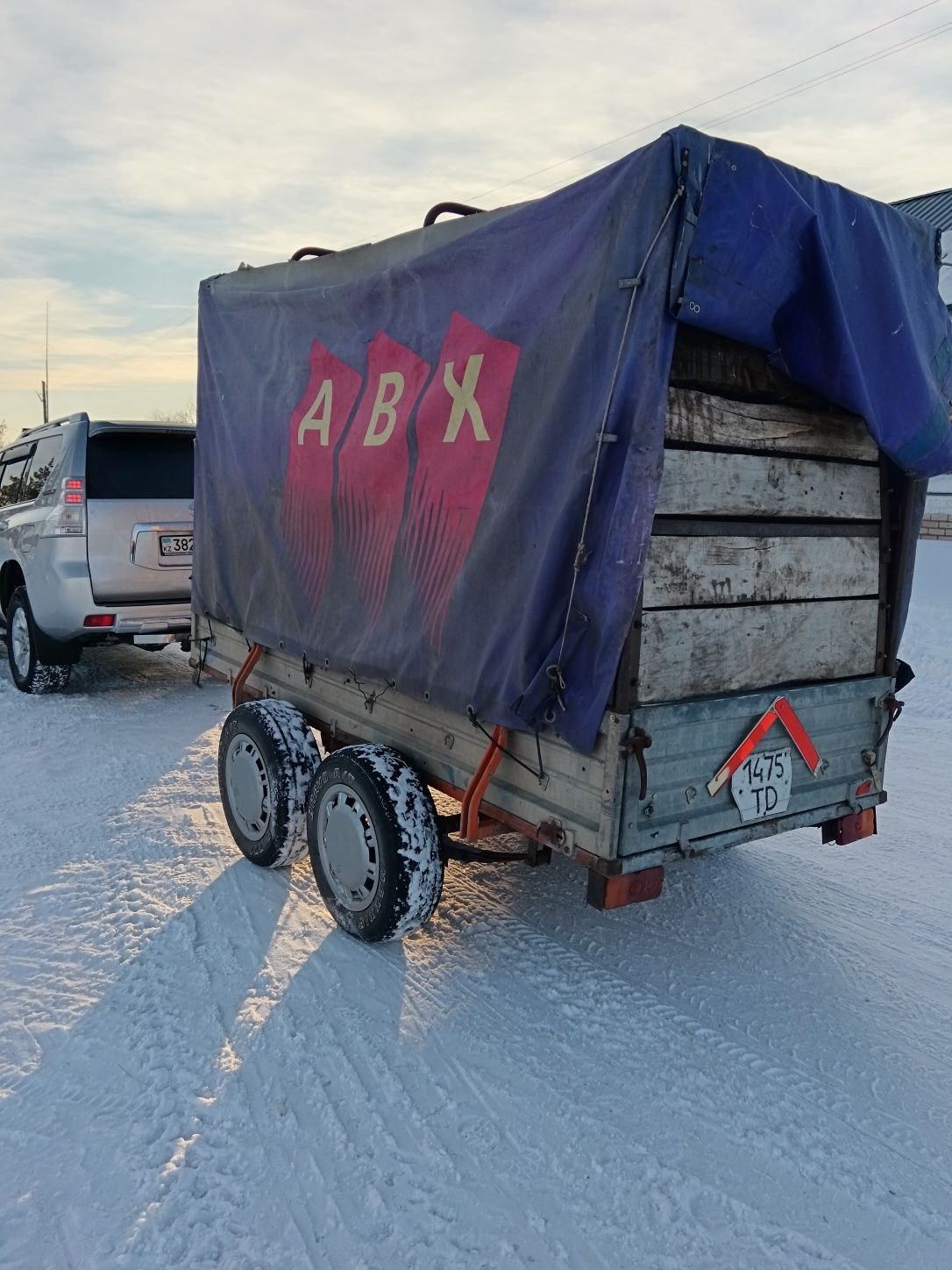Продам прицеп, двухосный, скотовоз