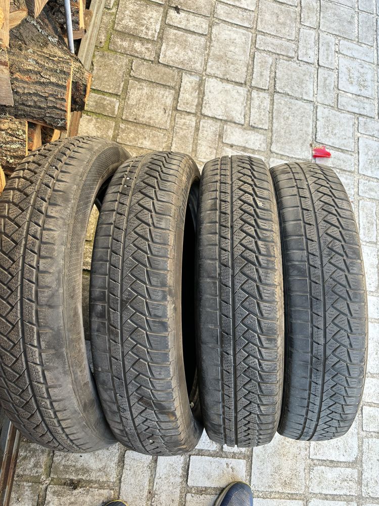 Продавам 4 броя зимни гуми WinterContact Continental 155/70/90 XL
