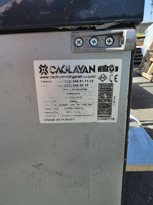 Продаются витринные холодильники