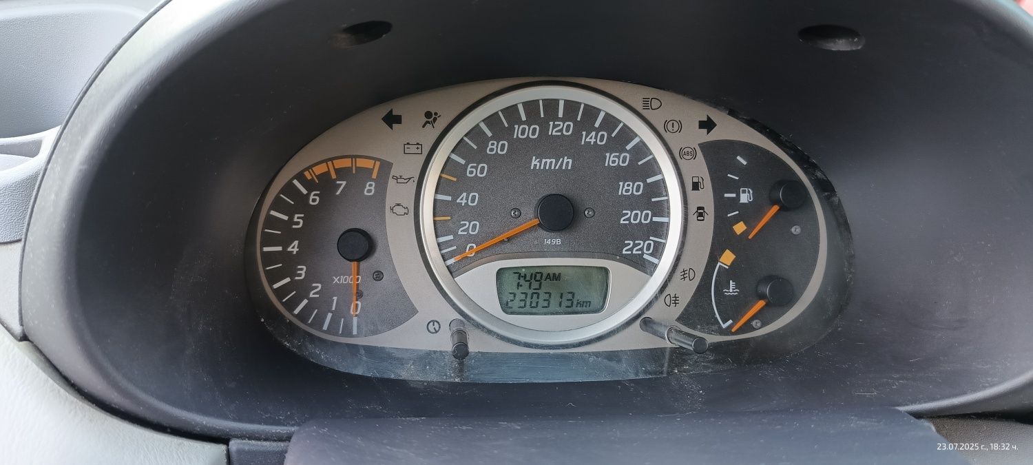 Nisan Almera Tino 1.8 бензин/газ