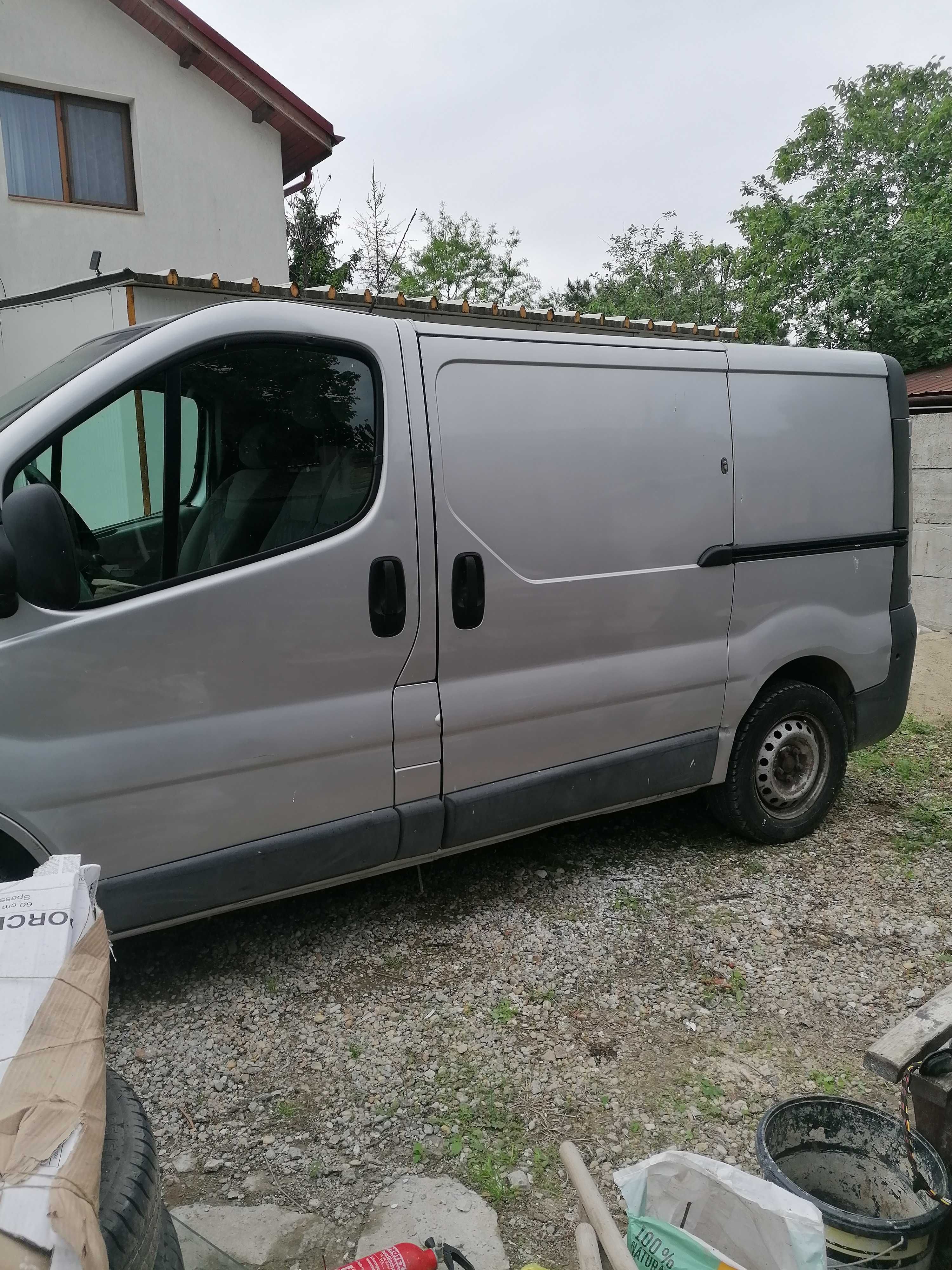 dezmembrez opel vivaro 1.9 dci F9Q renault trafic 2006