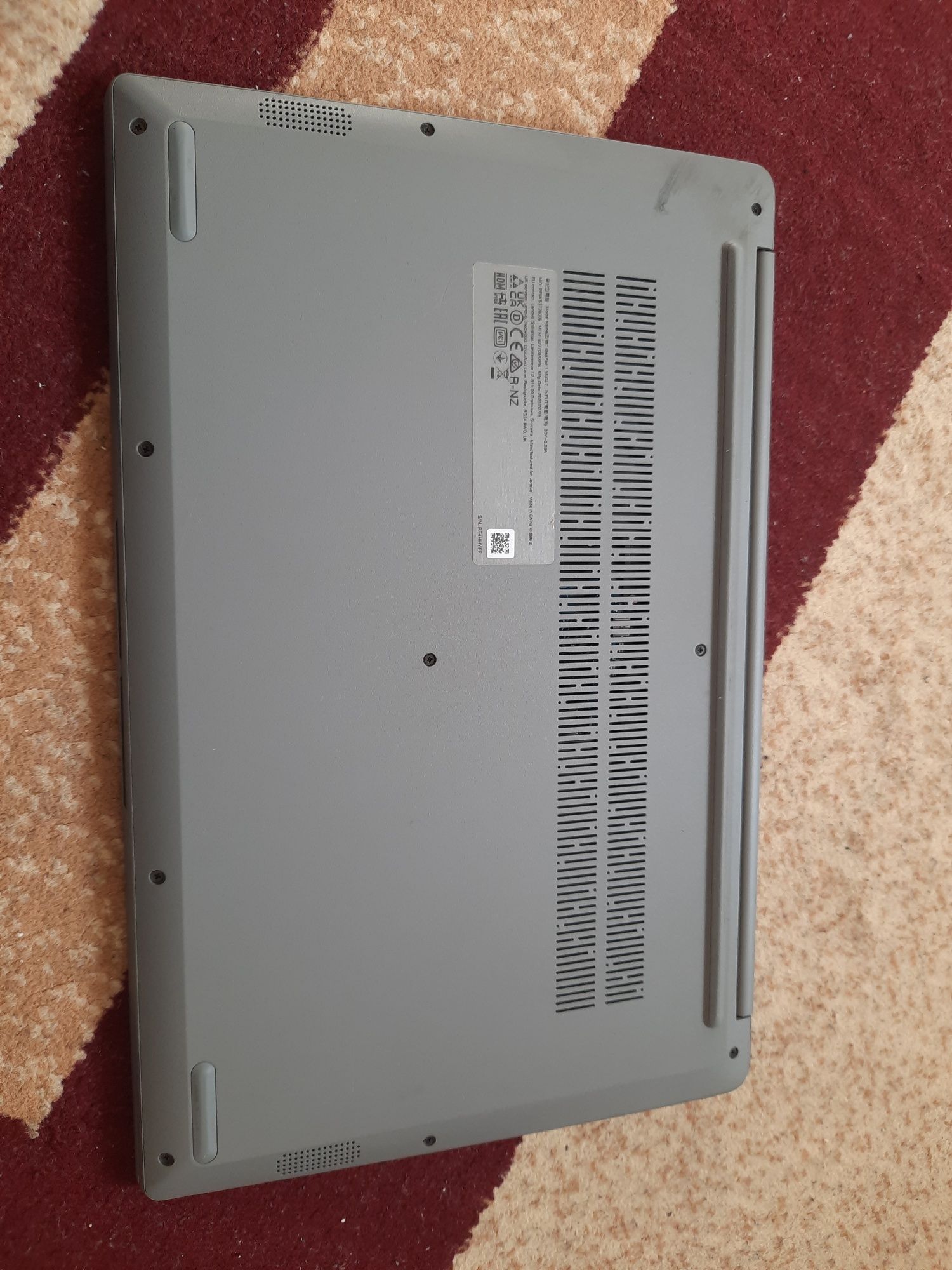 Lenovo Noutbuk sotiladi