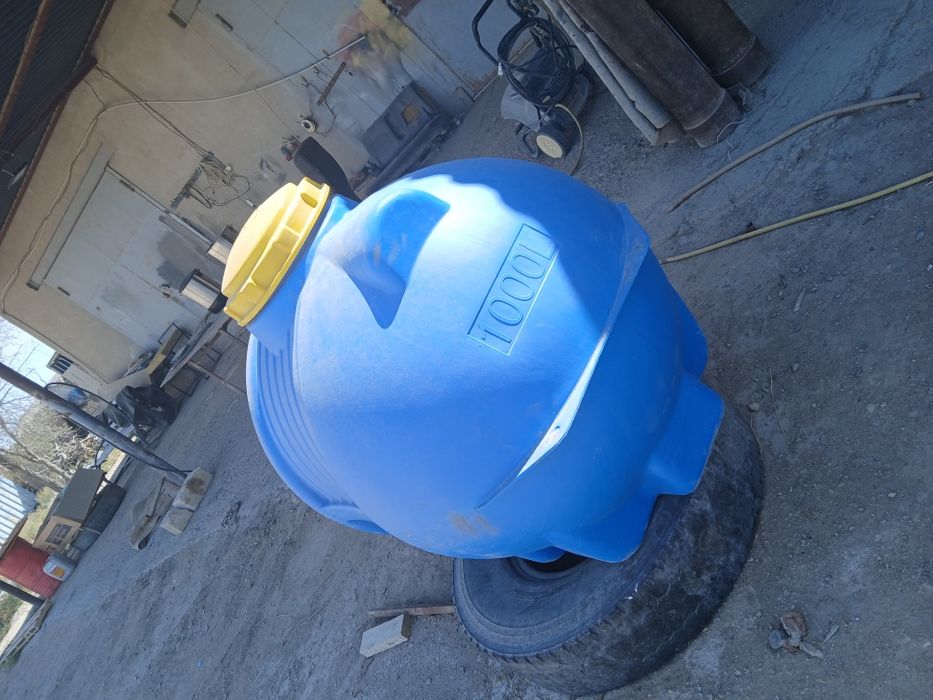 Продаётся бочка 1тоник недорого продаётся Продаётся