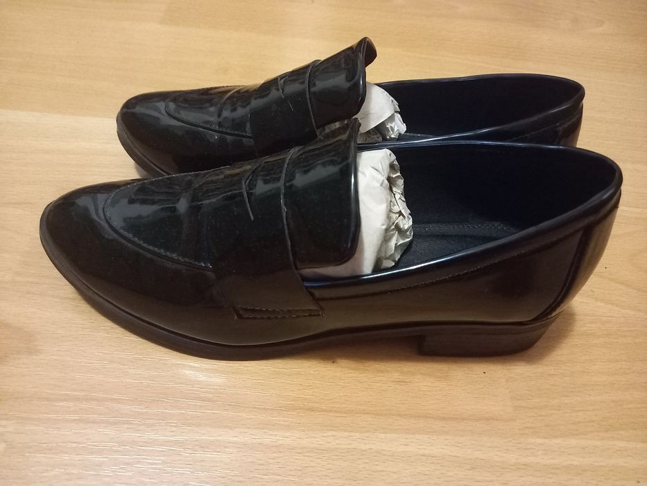 Pantofi de lac 35 Reserved