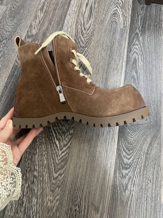 Новые женские ботинки