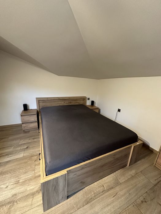 Спалня с матрак + две нощни шкафчета