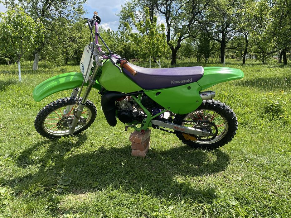 Motocicleta Kawasaki kx85