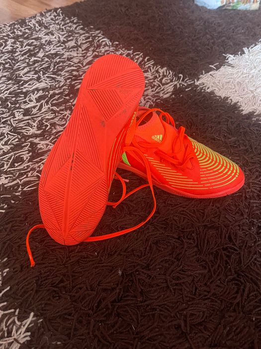 Ghete fotbal Adidas predator de sintetic