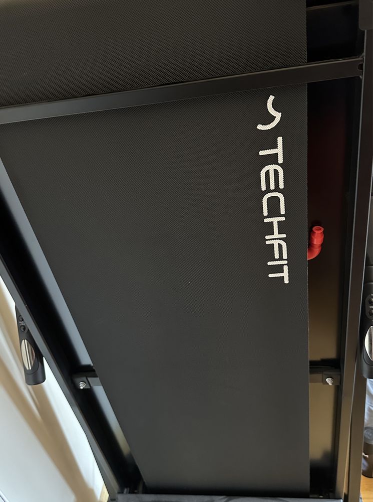 Vand banda de alergat Techfit Slim