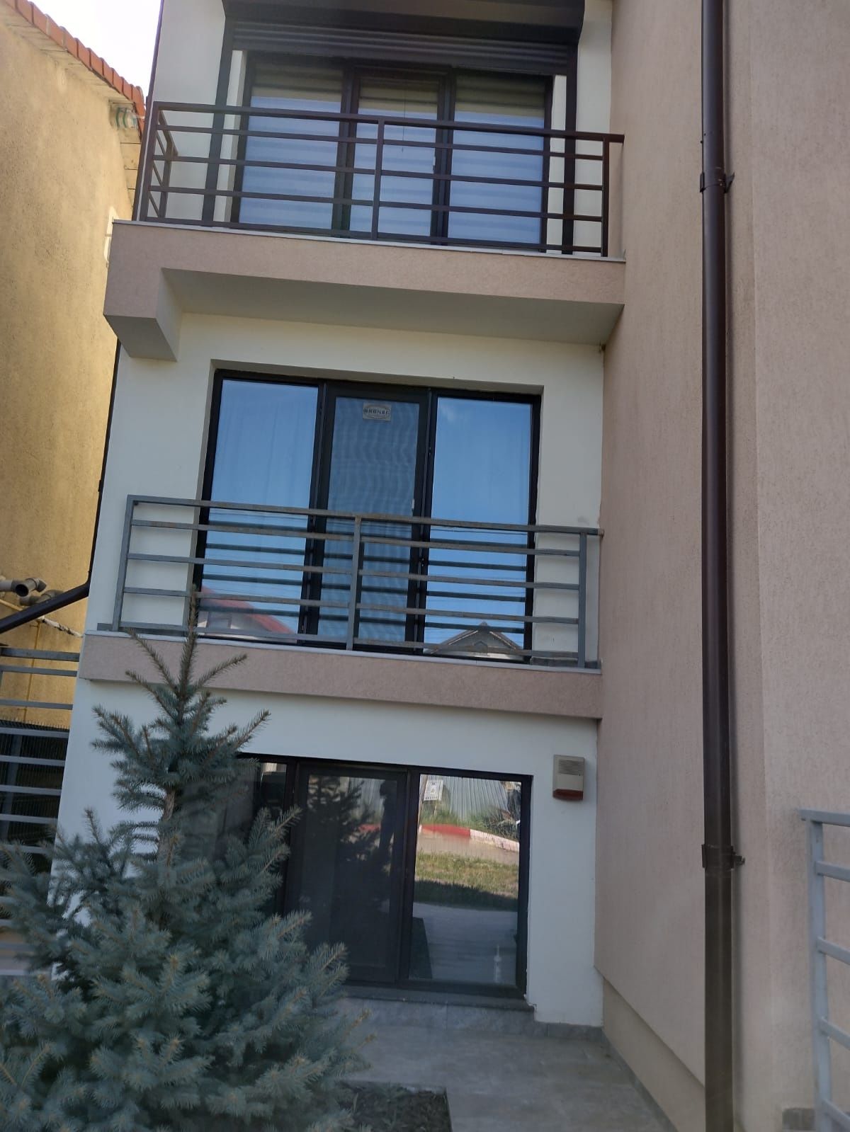 Apartament cu 2 camere în bloc tip vilă