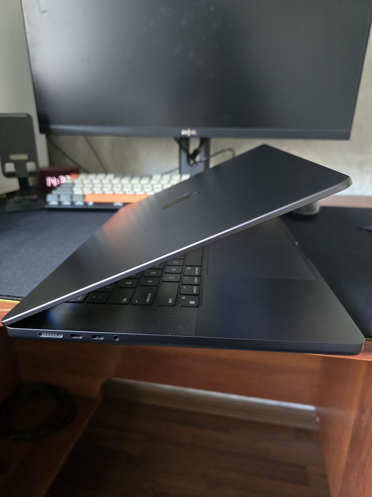 Macbook pro 16inch m4 pro 48/512