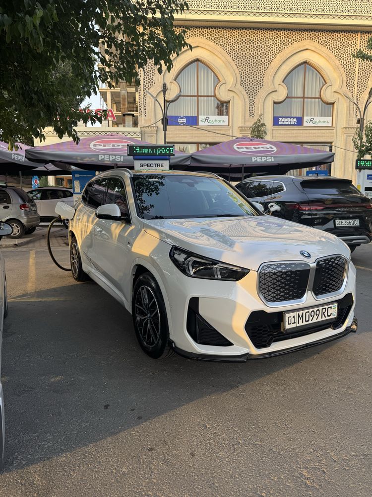 Bmw BMW iX1 eDrive 25 L Full Oq Elektir БМВ М_Пакет
