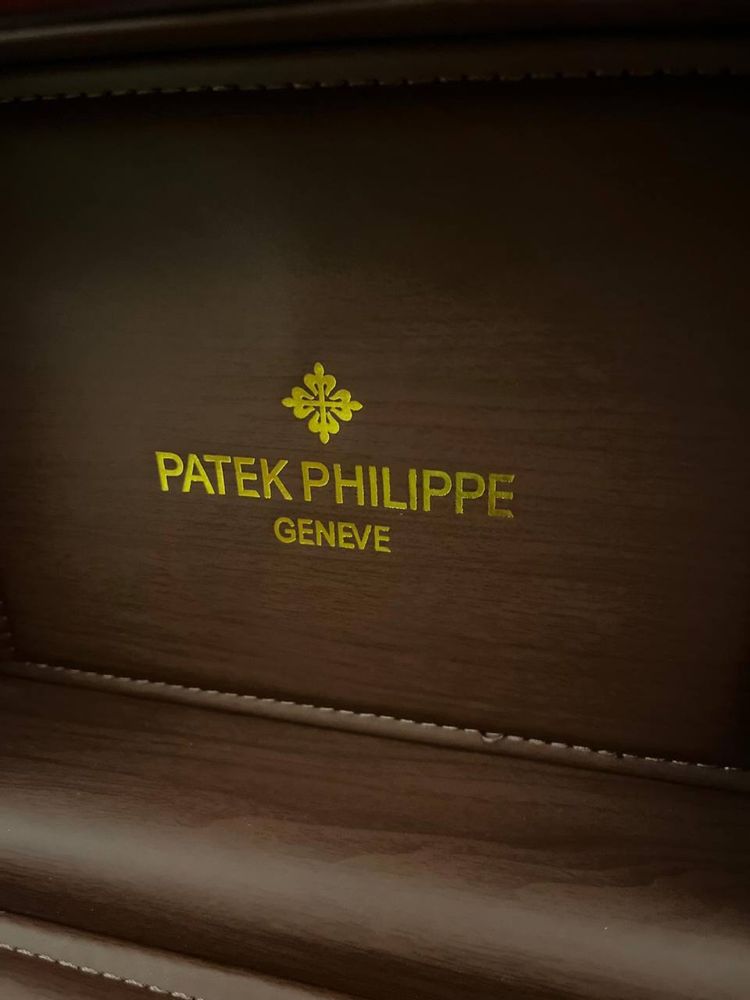 Часы в стиле “Patek Philippe Geneve”
