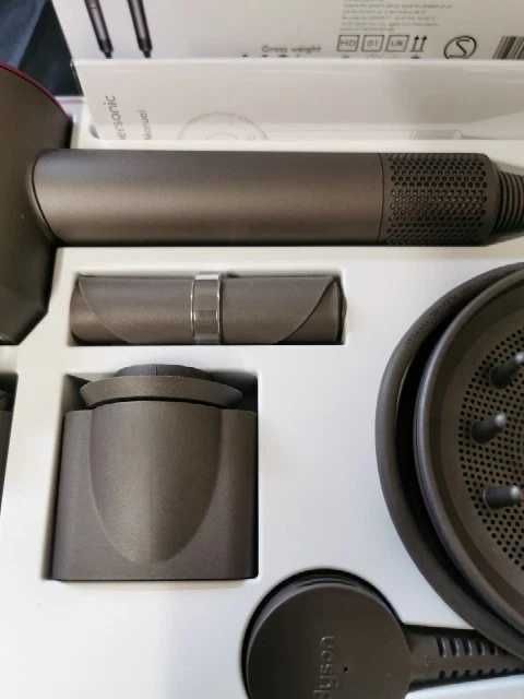 Сешоар Dyson SUPERSONIC HD01UK, 1600W с чанта за съхранение