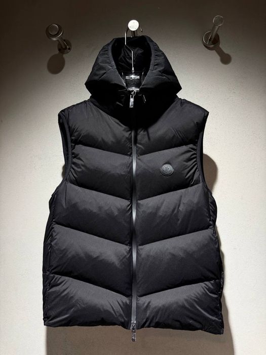 Безрукавка Moncler