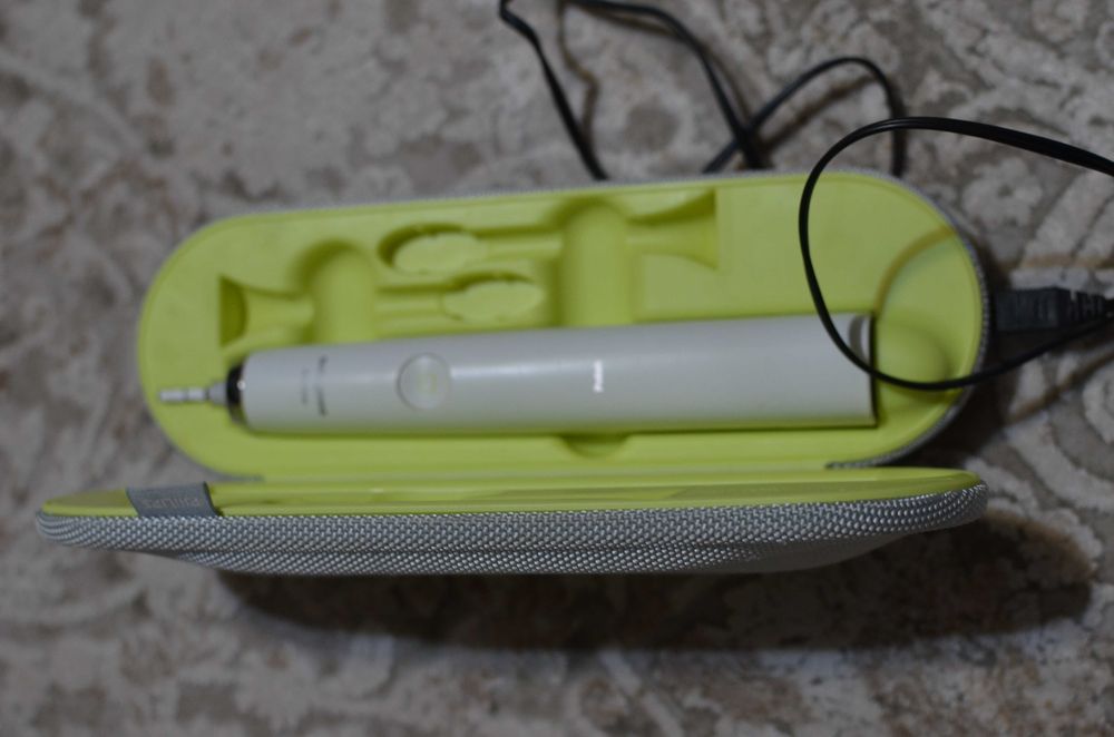 Periuta electrica dinti Philips Sonicare Diamond Clean HX939incarcator