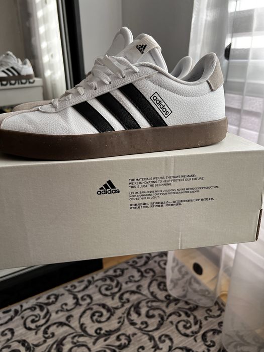 Продавам маратонки adidas 44 номер