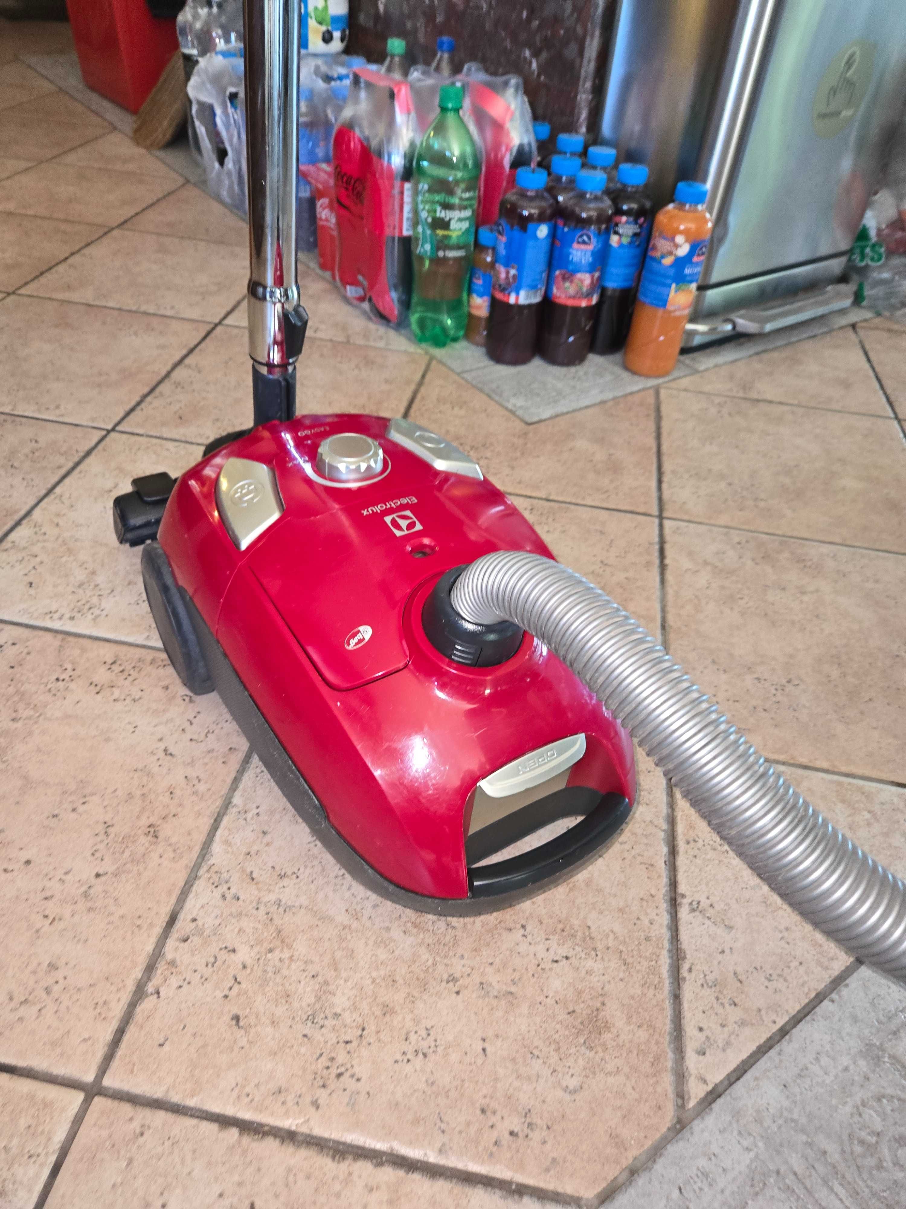 Прахосмукачка Electrolux EasyGO