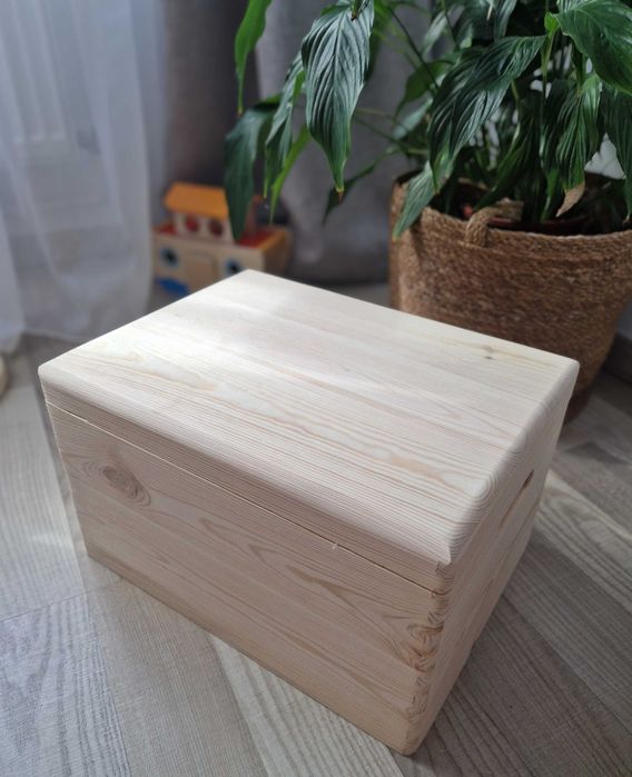 Cutie din lemn cu capac si manere laterale, 40x30x23 cm