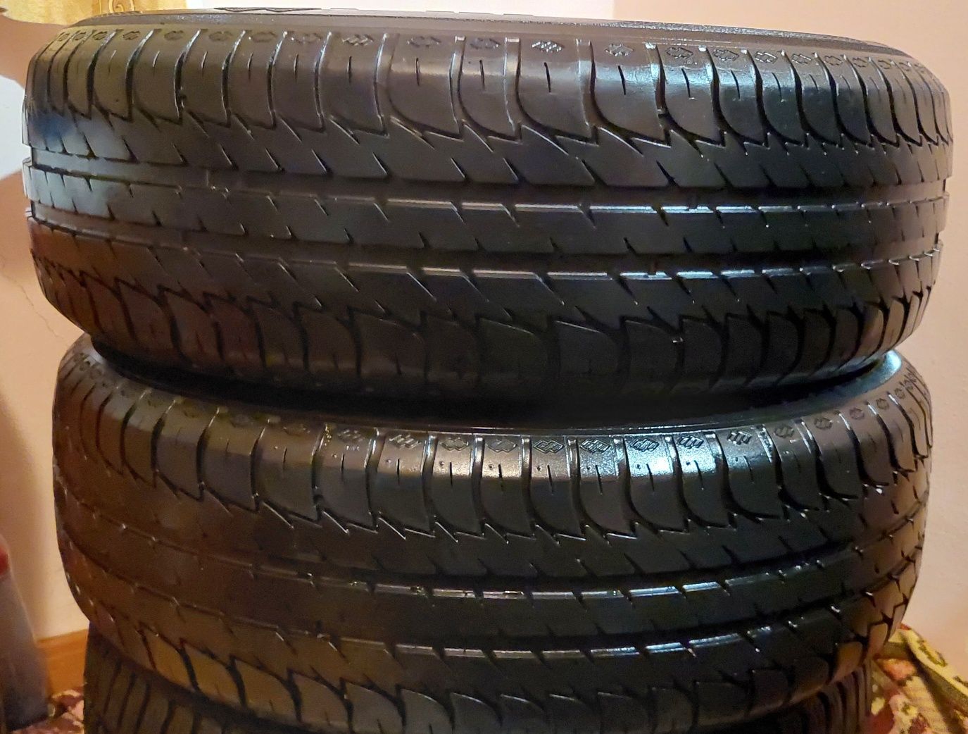 Летни Гуми 195 /60 R15 цола  2 бр. Kleber Dynaxer HP3