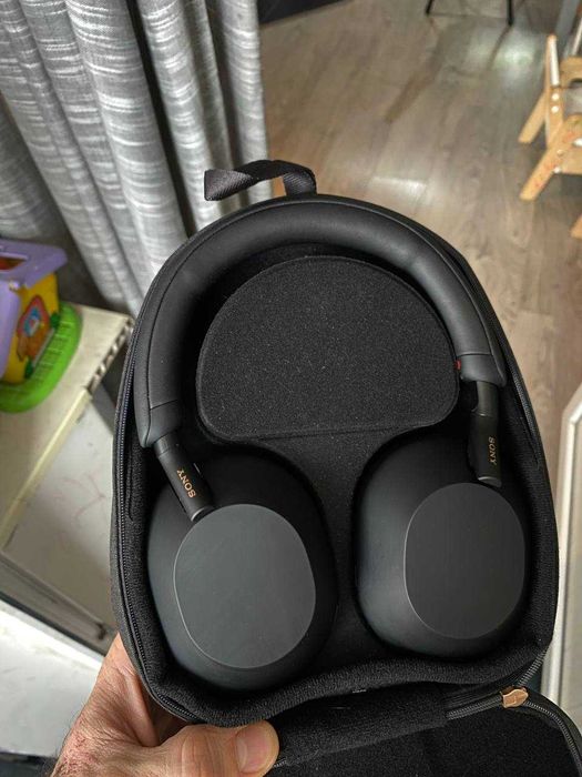 Наушники Sony WH-1000XM5 черный