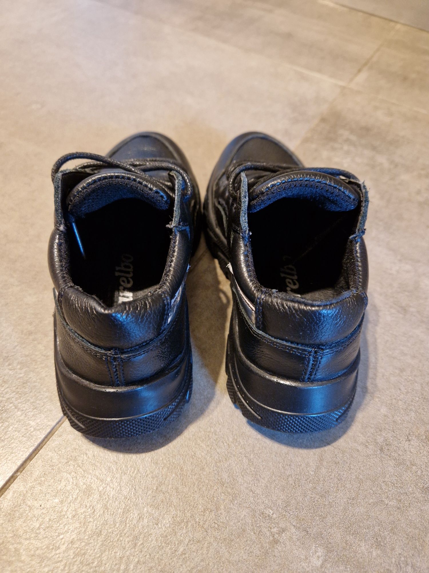 Sneakers Marelbo din piele naturală mărimea 26(17,5cm)