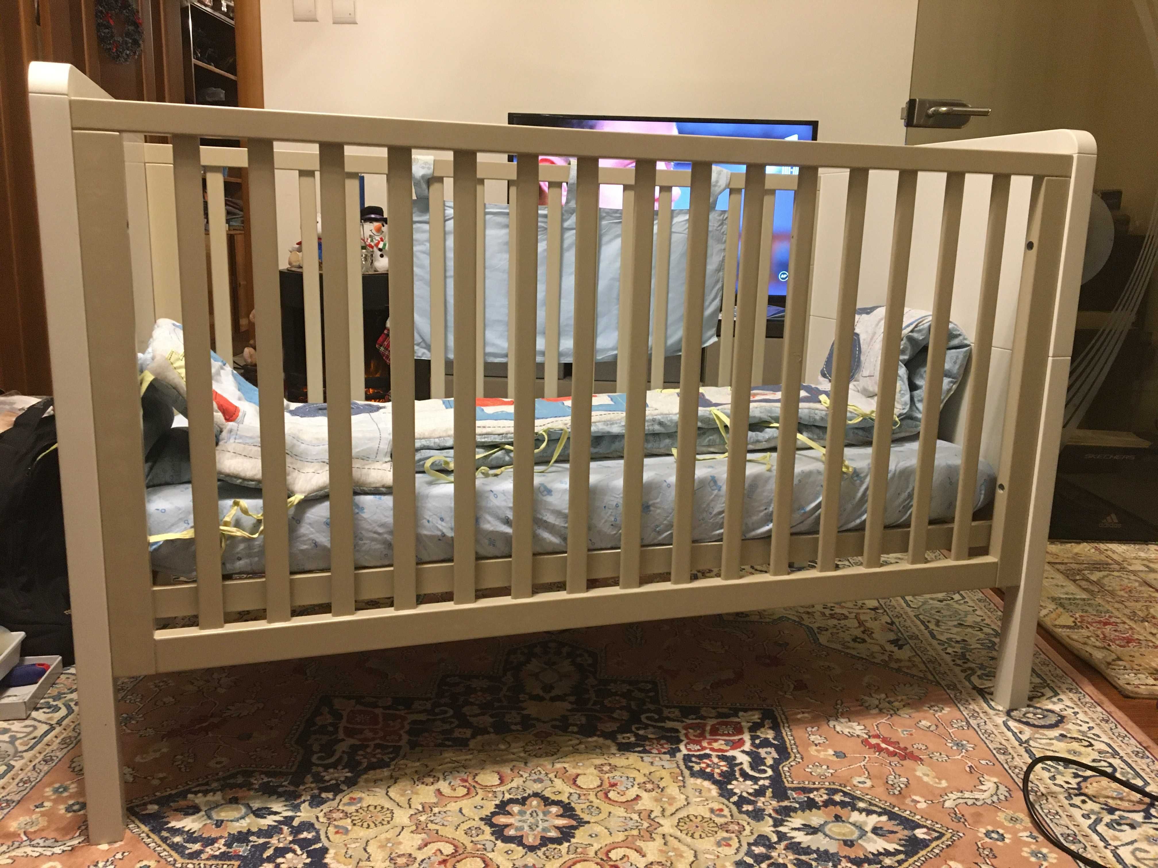 pat din lemn si saltea pentru bebelusi si copii de 8 ani