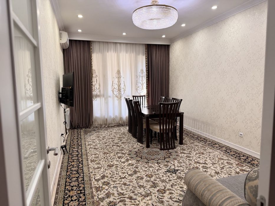 Продается квартира 4 комнатная, 1 этаж с Террасой