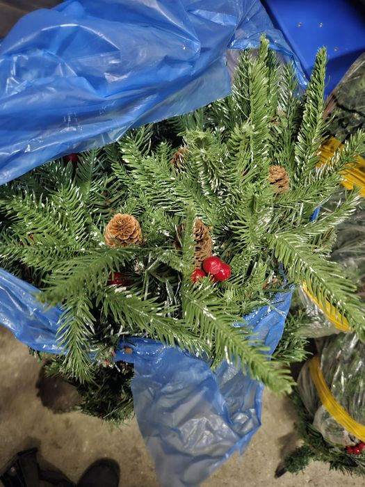 Продам елку новогоднюю