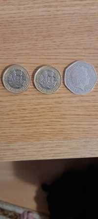 Vind 2 monede one pound și o moneda 50 pence 1000 ron negociabil.