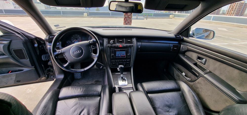 Audi s8 d2  2002
