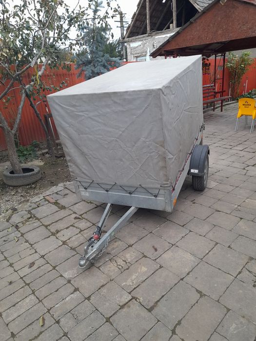 Remorca de 750 kg cu prelata stare Foarte Bună și cu Actele VALABILE