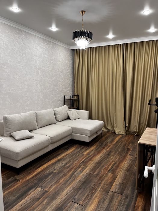 Сдвм в аренду на долгий срок 1 комнатную квартиру.