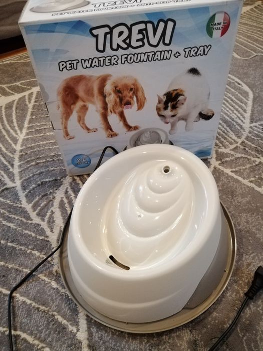 Нов Фонтан за вода за куче или котка
