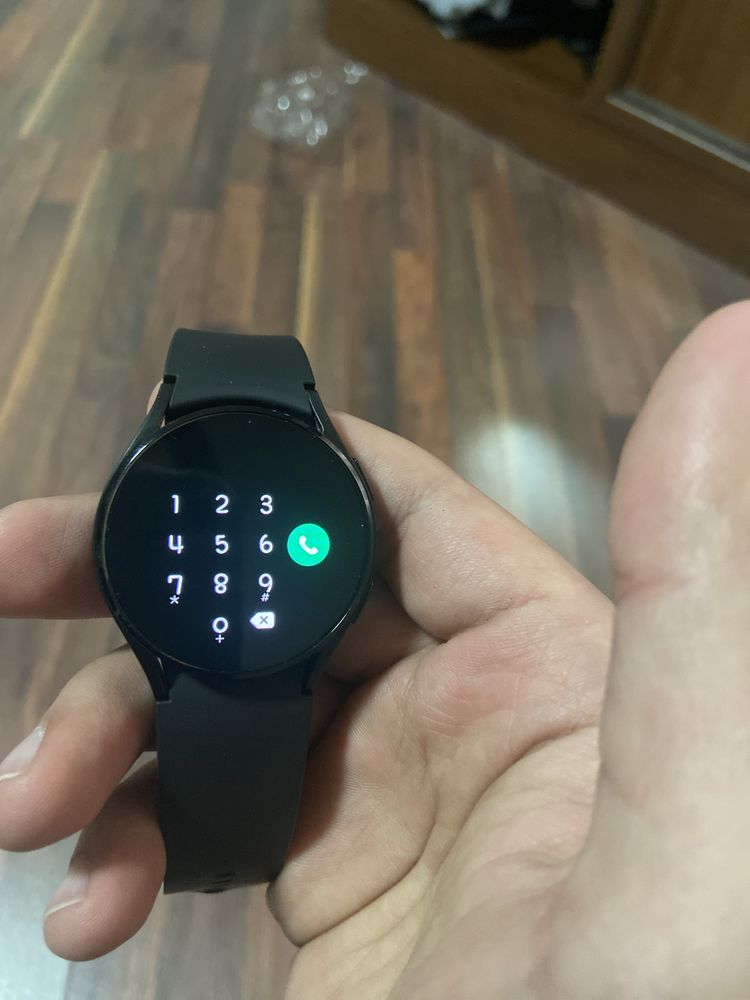 Samsung watch 4 (42mm)