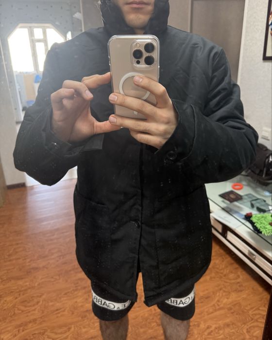 Qora bushlat, Зонага болади