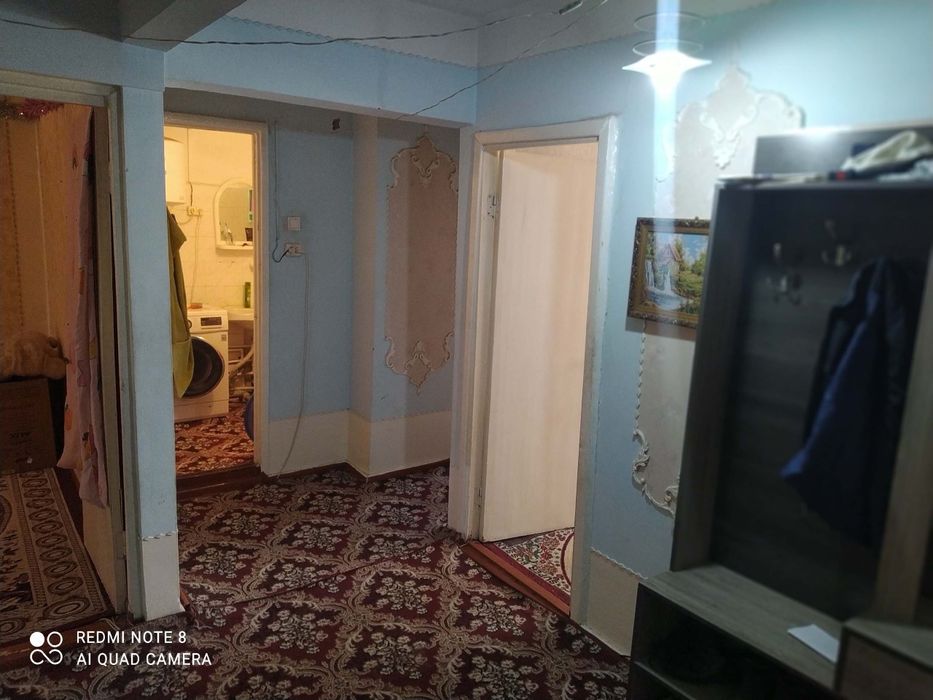 Квартира сотилади срочно за каналда садаф туйхона оркасида