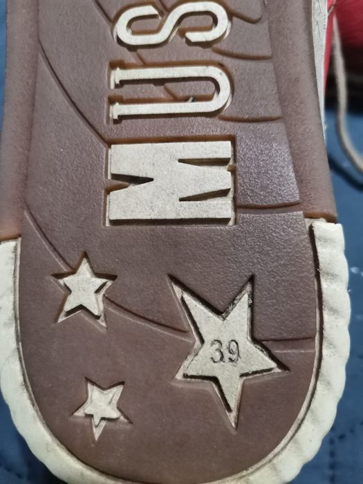 Оригинални обувки  "MUSTANG"
39 номер, отвътре с лека за