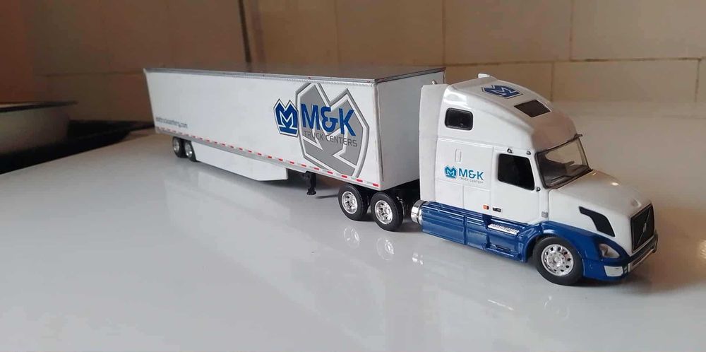 Метален и тежък камион Die-Cast 1/64