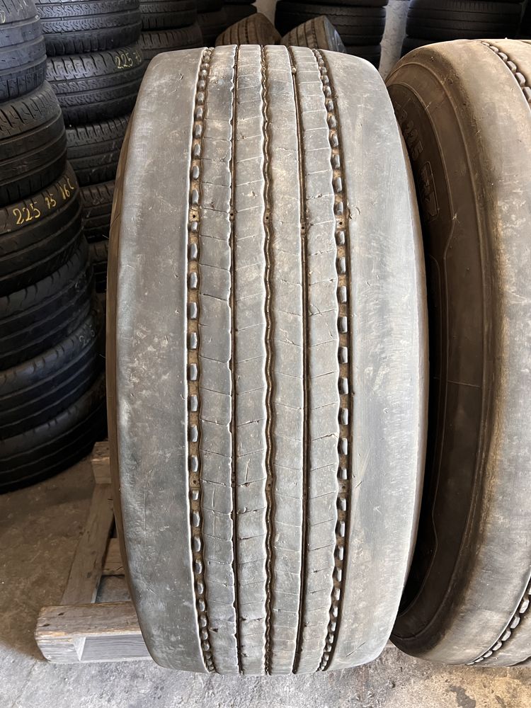 2 anvelope camion 385/65/22.5 , Michelin , 8-9 mm