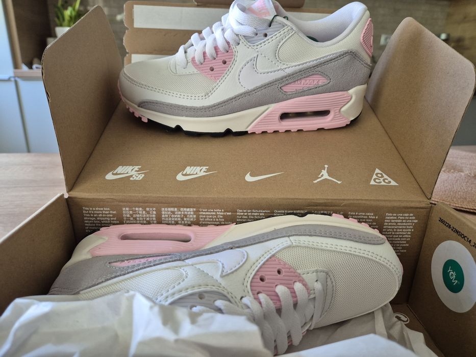 Nike Air Max 90
Athletic Department White Pink (Women's)
