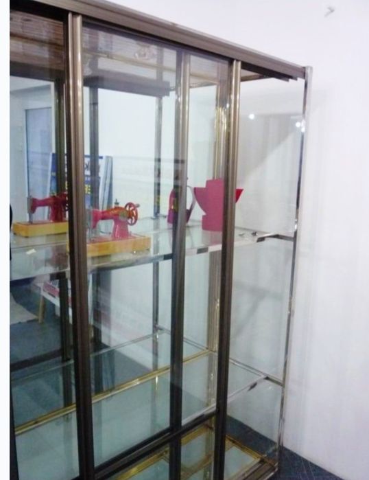 Стеклянный шкаф, shkaf sotiladi, mebel, oynali