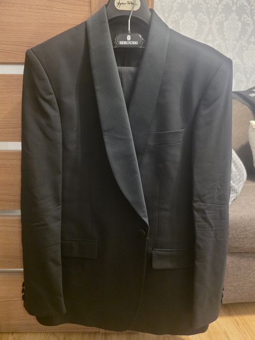 Costum negru Seroussi