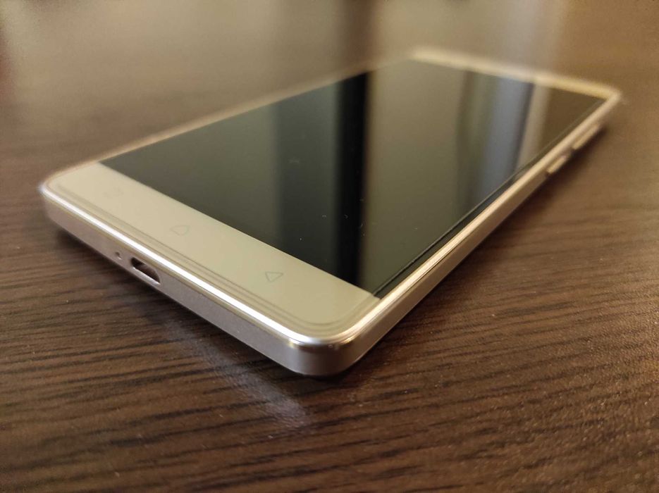 Телефон Lenovo K5 Note