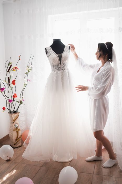Rochie mireasa+voal cu perle+halat mireasa