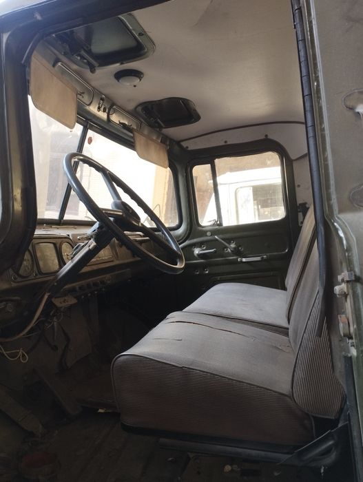 Zil kabina srochna sotiladi