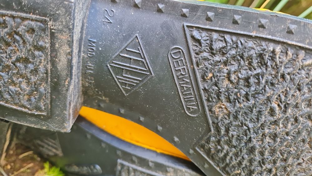 Cizme de guma Dermatina nr 37 , anii 70 80, comunism, colectie