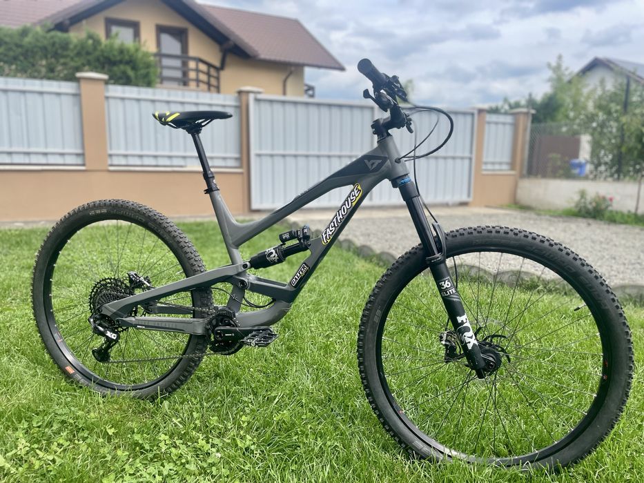 Yt industries capra core 3 2024- stare CA NOUA