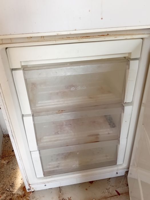 Холодильник не новой,но работает отлично